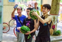 大学在线课堂吃瓜,揭秘大学在线课堂的“吃瓜”盛况