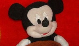 吃瓜玩偶娃娃姐,吃瓜界的萌宠传奇